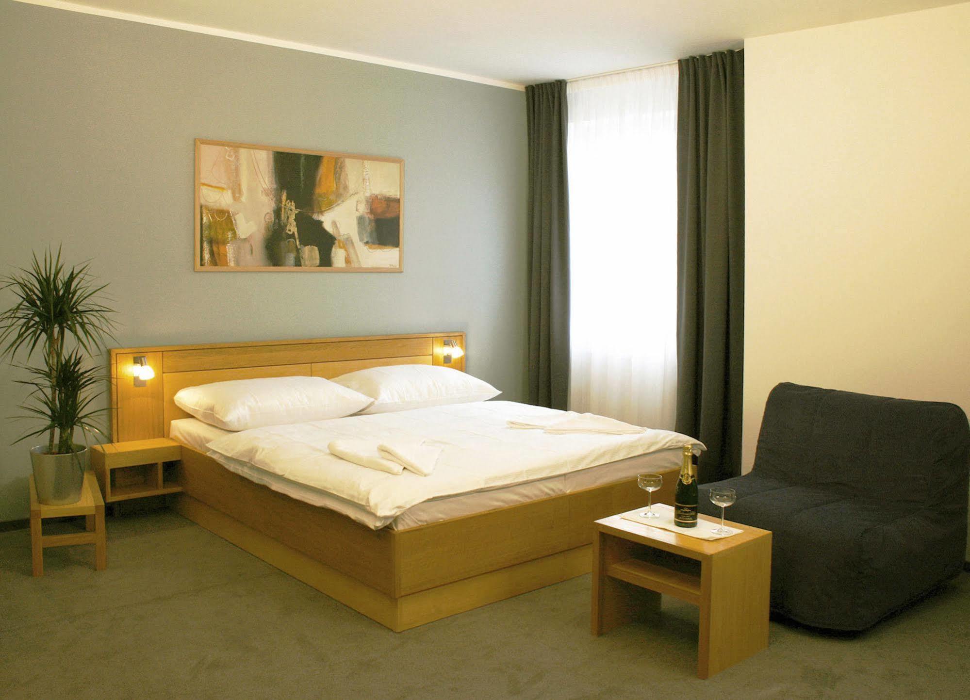 פלזן Hotel Trend מראה חיצוני תמונה